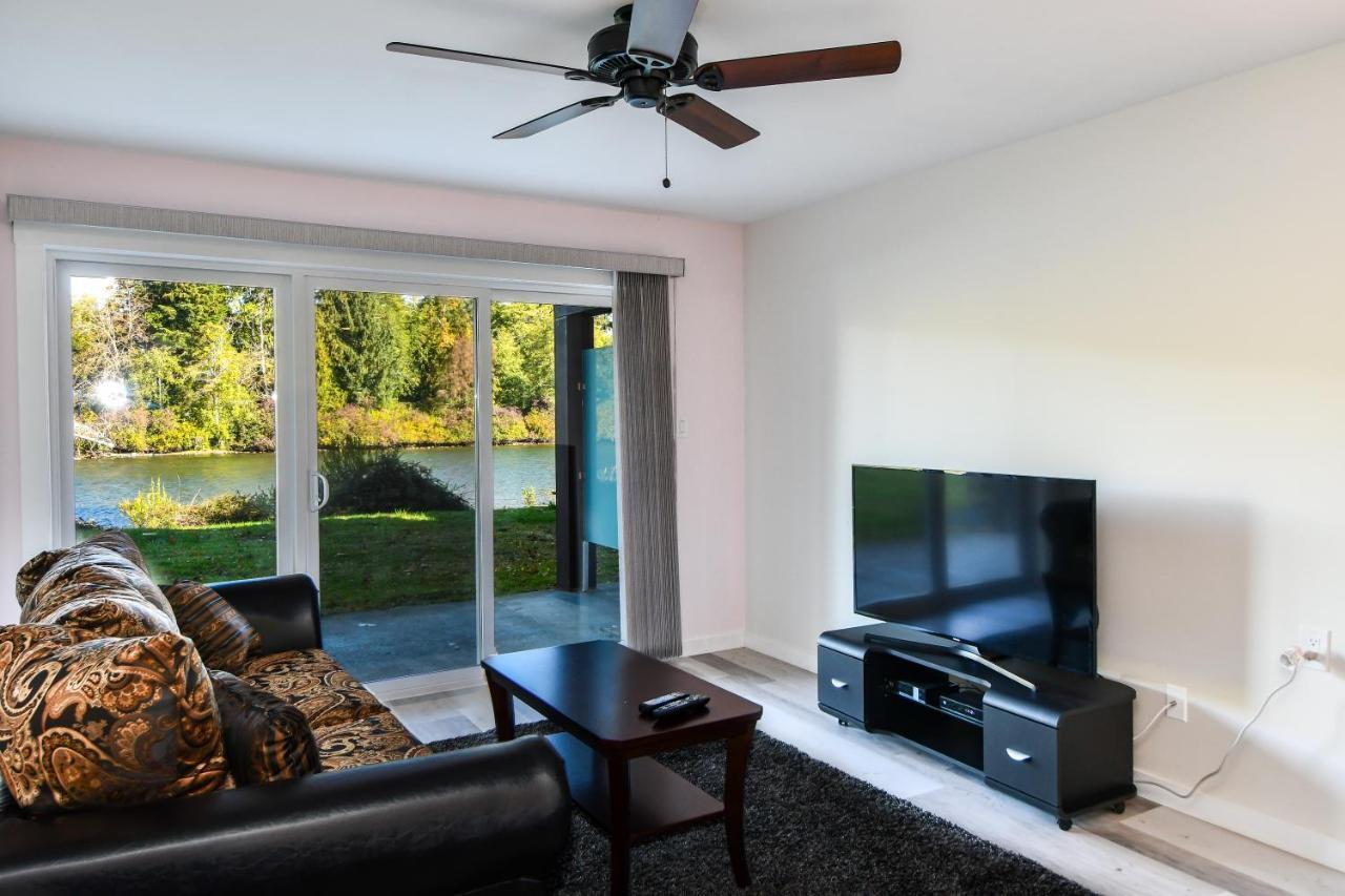 Chateau Riverside Campbell River Bagian luar foto