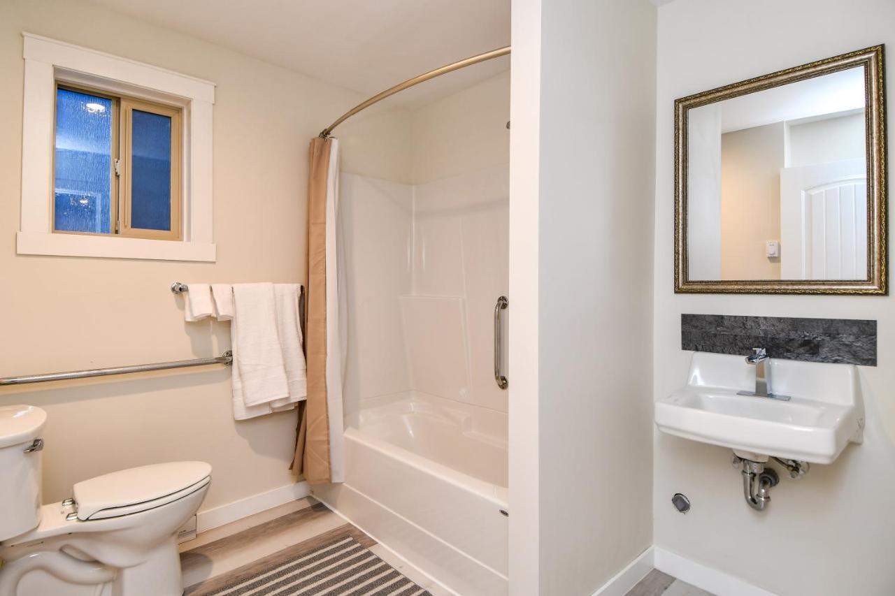 Chateau Riverside Campbell River Bagian luar foto